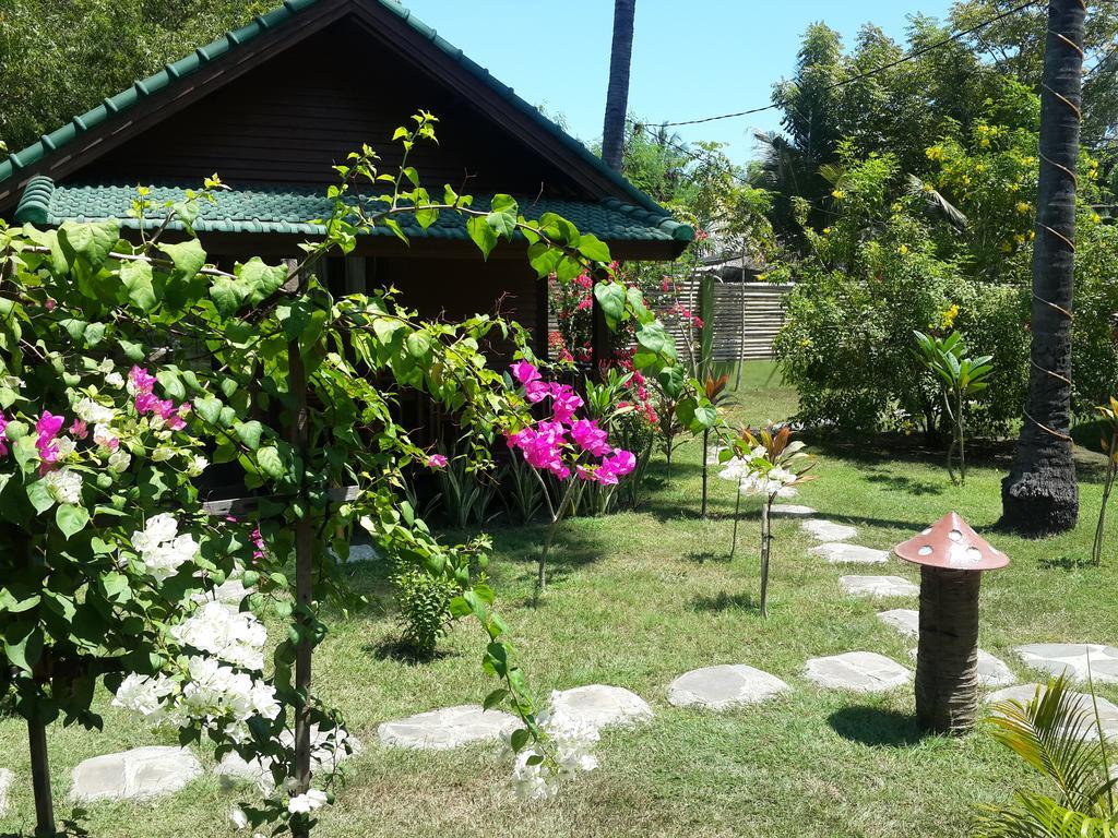 Oasi Bungalows Hotel Gili Air Exterior foto
